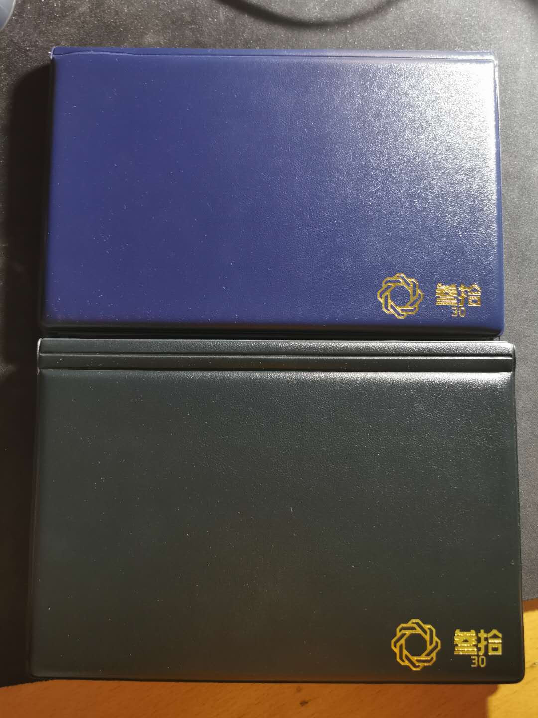 【鲸贝乐淘】千字文·第“川流不息，渊澄取映”号拍卖，庆六一免佣金😄  【收藏册】三十评级币收藏册，两本，每本20页