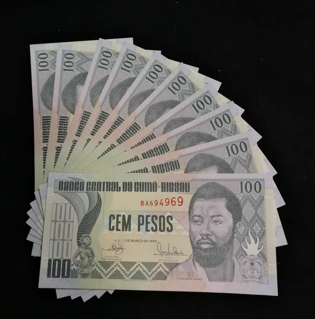 北京马甸外币专卖拍卖第九期，纸币专场，陆续上新欢迎关注 几内亚比绍100元纸币10张，品相如图全新
