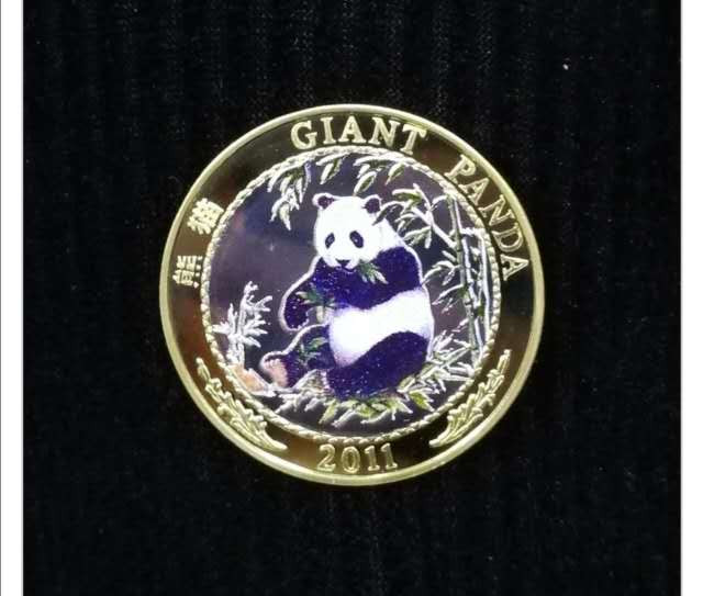 北京马甸外币专卖拍卖第十期，非贵金属硬币专场，陆续上新敬请关注 	2011年朝鲜铜铝双色北极熊褐熊熊猫动物纪币三枚/套