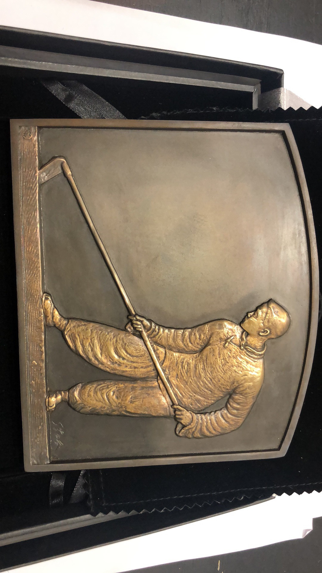 麦朵尔俱乐部第44场拍卖 央美百年校庆浇铸