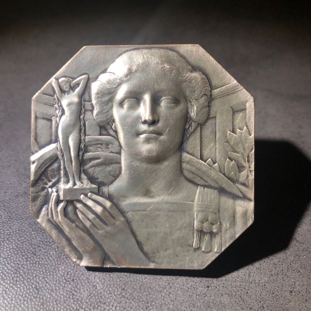 新艺术名家周末拍卖会 少见八角女神银章