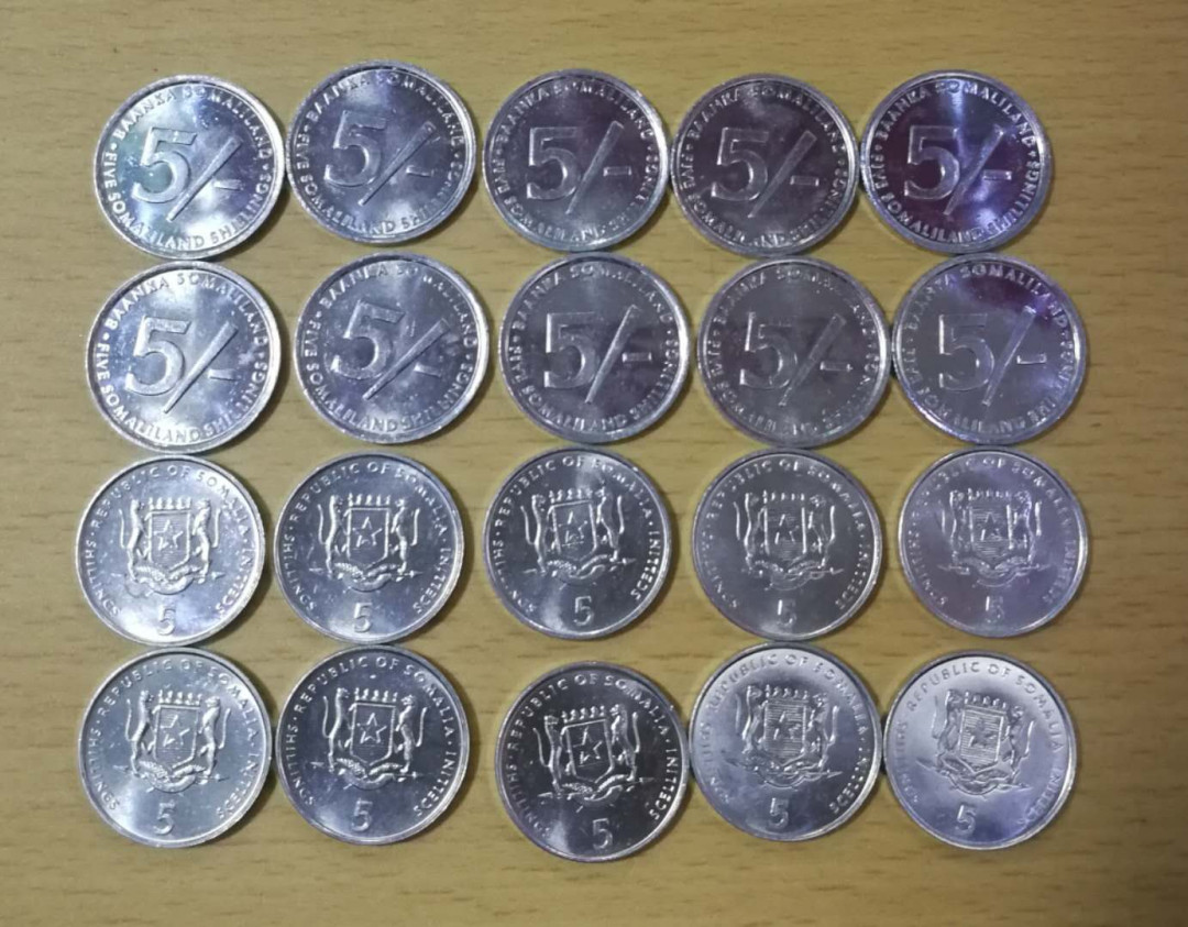 北京马甸外币专卖拍卖第十期，非贵金属硬币专场，陆续上新敬请关注 	索马里兰鸡纪念铝币10枚，索马里FA0（粮食日）大象纪念铝币10枚