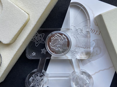 【随心拍&Getcoins】现代钱币第五十四期拍卖 【维京群岛】维京群岛2013年5元，“爱你一生(2013)手心里的天使宝贝”婴儿降临，精制纪念银币