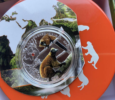 【随心拍&Getcoins】现代钱币第五十四期拍卖 【纽埃】纽埃2014年1元，世界濒危珍稀动物系列(7)红领狐猴，UV数字亮光高清彩色 镶嵌施华洛世奇红宝石 精制银币