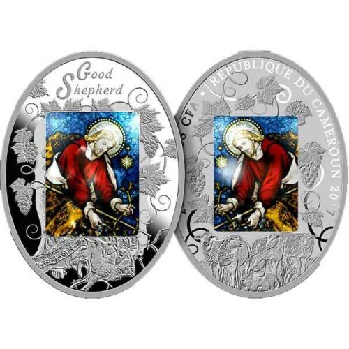【币观天下】第110期钱币拍卖 【喀麦隆】喀麦隆2017年2500法郎，1.5盎司“牧羊人耶稣(上帝牧羊)”镶嵌双面通透彩色钴水晶窗椭圆精制彩色银币