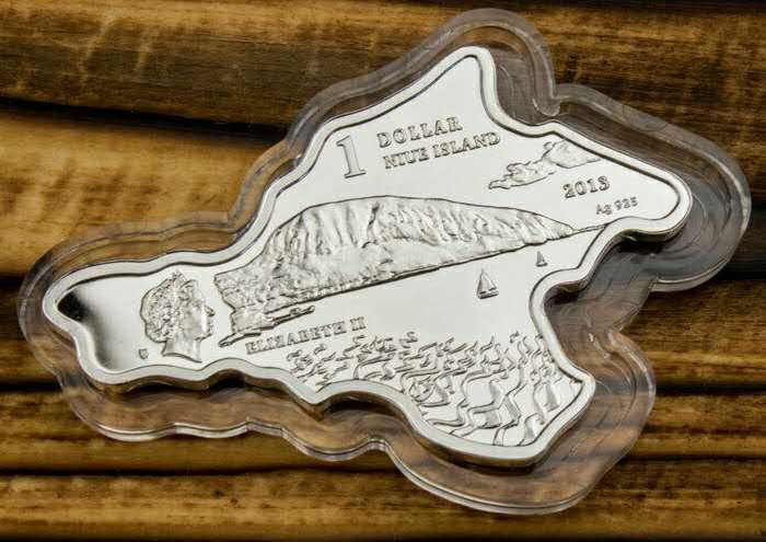 【币观天下】第110期钱币拍卖 【纽埃】纽埃2013年1元，战斗民族收复克里米亚、克里米亚里瓦几亚皇宫、克里米亚地图形彩色精制银币