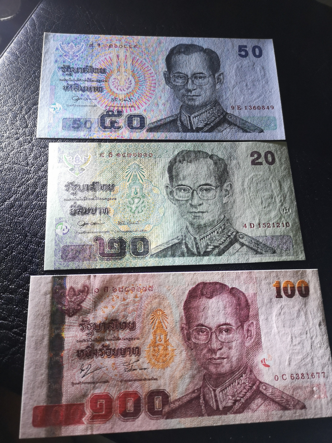《外钞收藏家》第八十期拍卖 泰国20、50、100 三张 全新unc