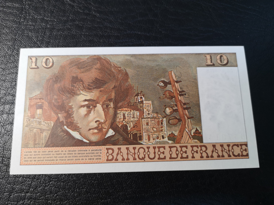 《外钞收藏家》第八十期拍卖 法国1977年10法郎 帅气油画风人物 全新unc 常见点钞痕