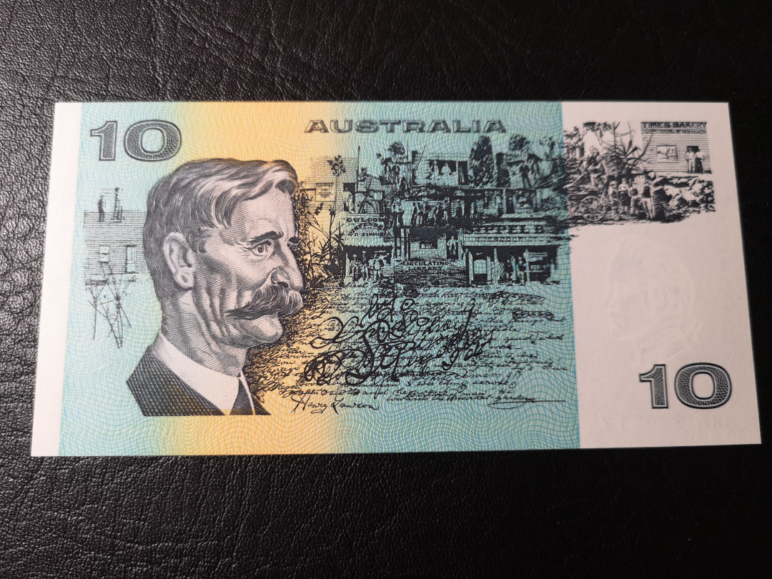 《外钞收藏家》第八十期拍卖 澳大利亚 倒二版10 全新unc