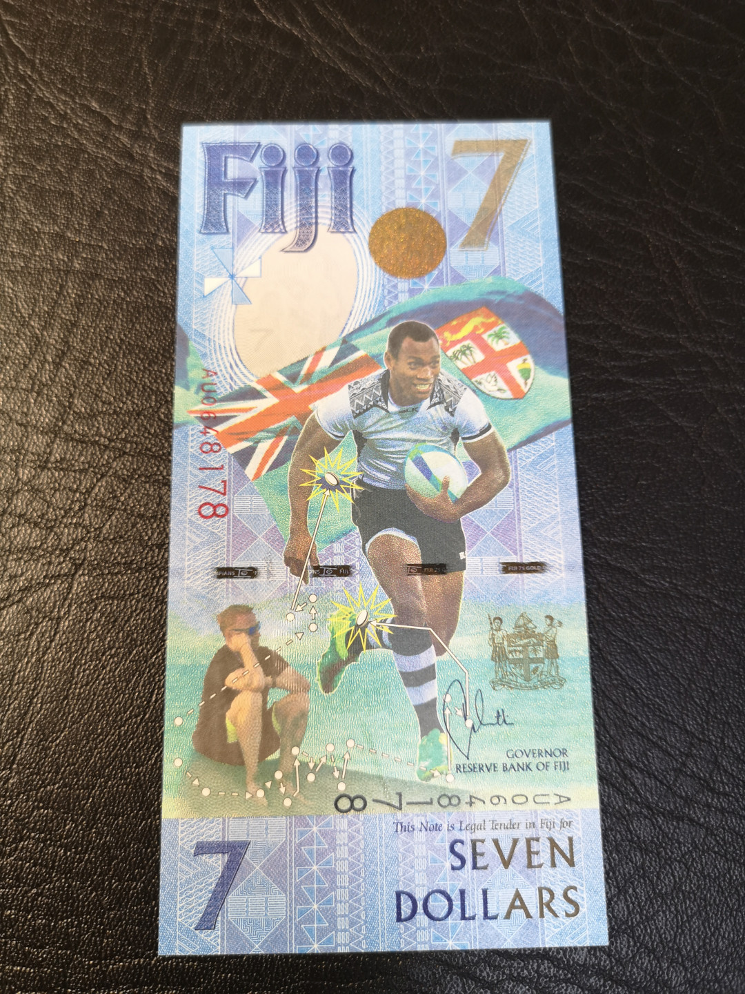 《外钞收藏家》第八十期拍卖 斐济7元纪念钞  全新unc