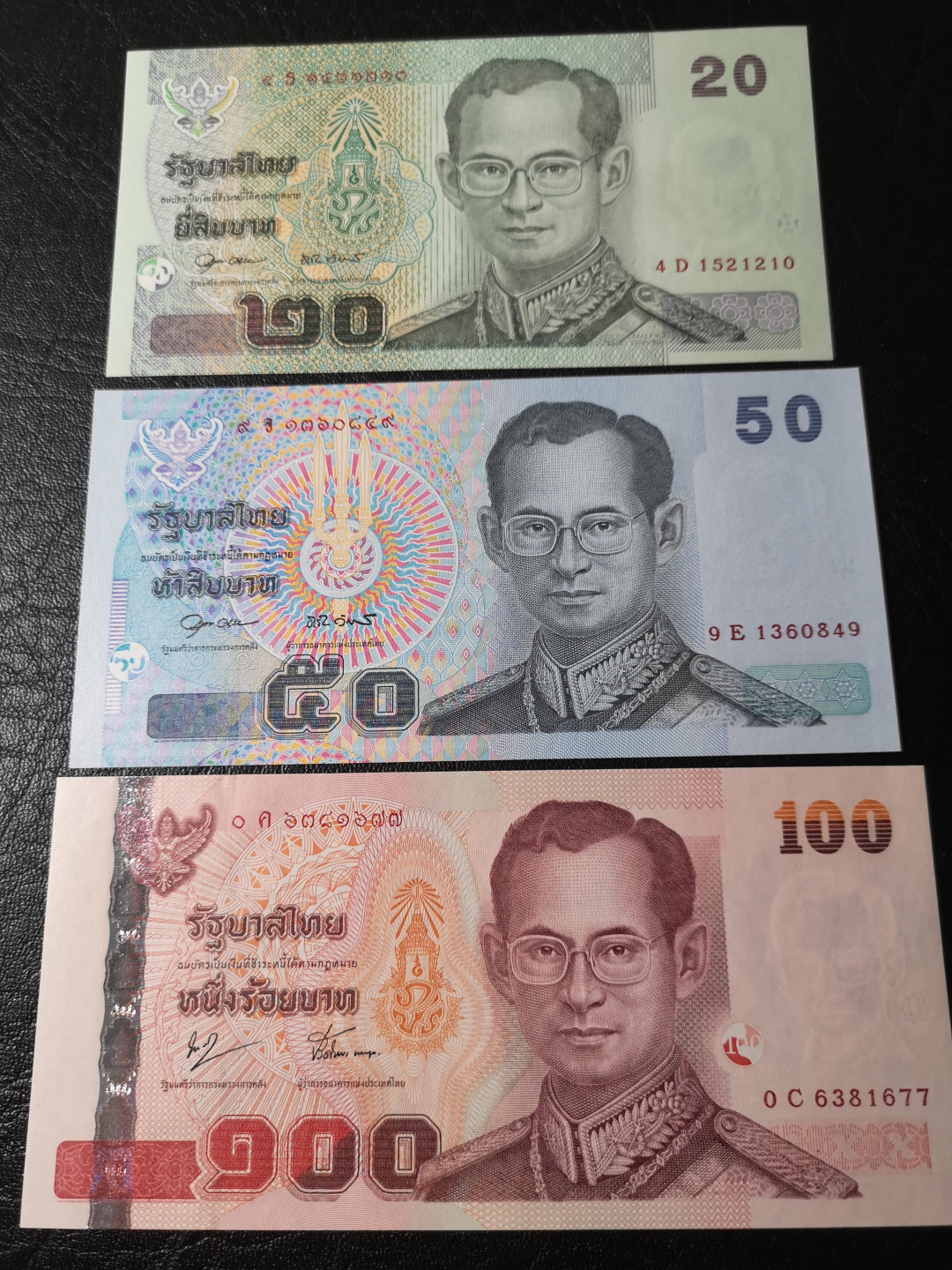 《外钞收藏家》第八十期拍卖 泰国20、50、100 三张 全新unc