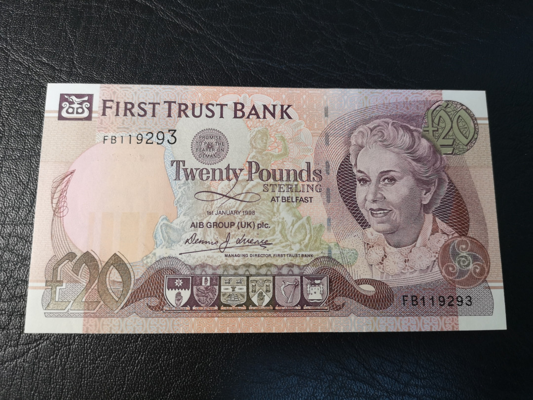 《外钞收藏家》第八十期拍卖 1998年第一信托银行 20镑 全新unc