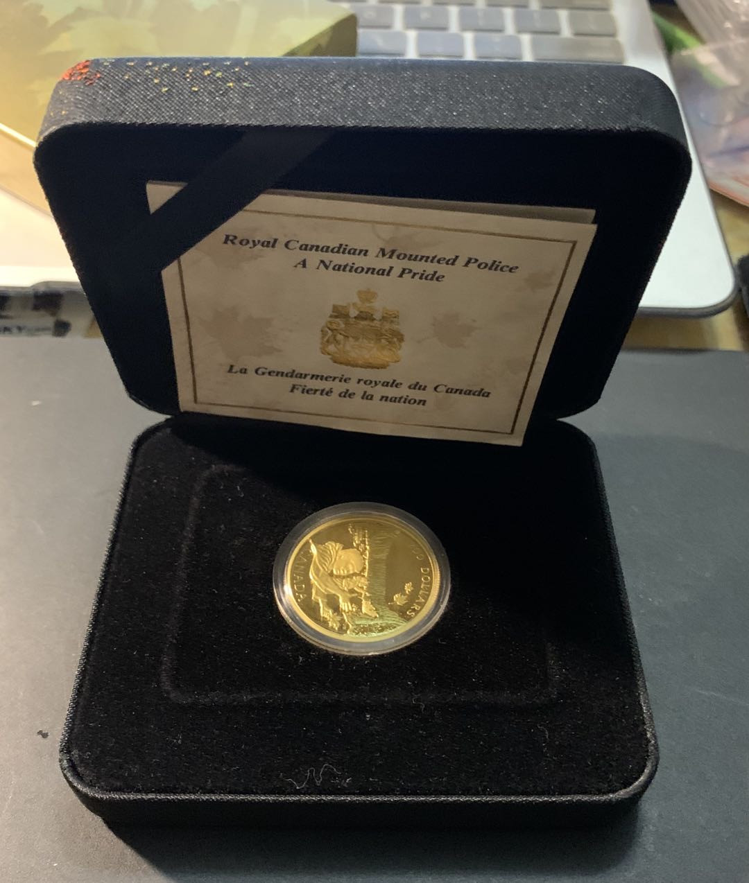 紫瑗钱币—微拍第73期  加拿大 1992年 尼亚加拉大瀑布 200元  17.1克 0.917金 原盒证书