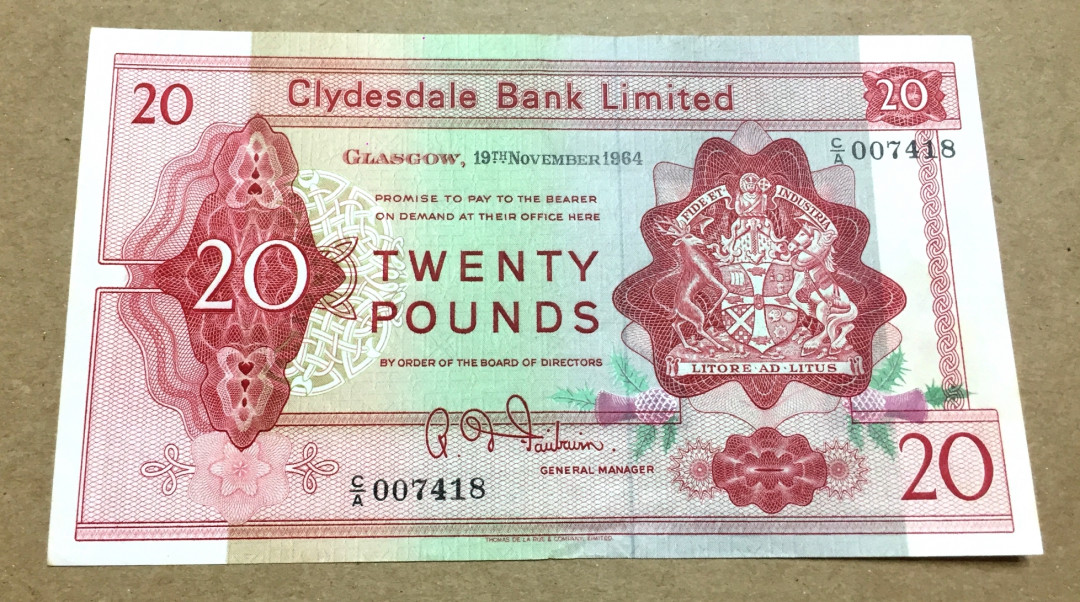 【收藏联盟】第146期拍卖——北非后花园（共50拍） 【C/A首发冠 千位小号 1964年首发年份】苏格兰 1964年20镑 大票幅高值 背面广场非常漂亮 雕刻精美 稀少 VF-XF品相如图