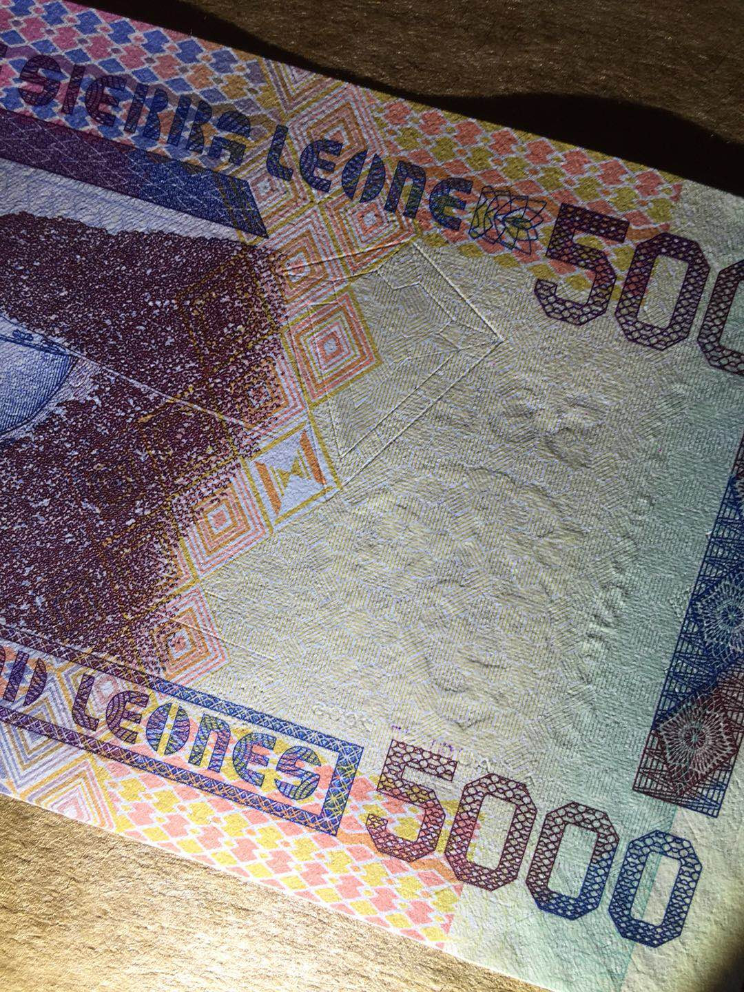 【收藏联盟】第146期拍卖——北非后花园（共50拍） 【一组4张】塞拉利昂 早期版本 2006-07年 1000-10000利昂全新UNC 非常精美