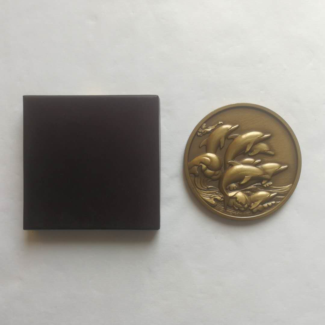 麦朵尔俱乐部第47场拍卖 美国章牌公司系列日历/1984年海豚