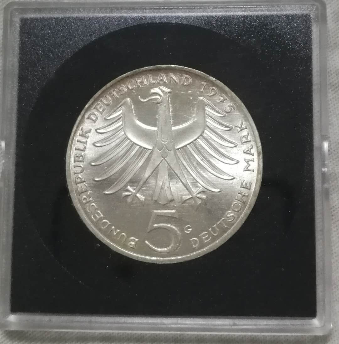 北京马甸外币专卖拍卖第十一期，陆续上新，欢迎关注 1975年德国5马克银币，重11.2克。625银，品相如图