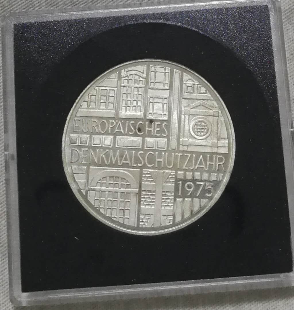 北京马甸外币专卖拍卖第十一期，陆续上新，欢迎关注 	1975年德国5马克银币，重11.2克。625银，品相如图