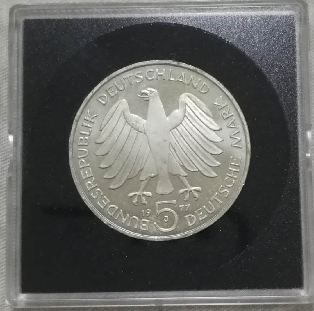 北京马甸外币专卖拍卖第十一期，陆续上新，欢迎关注 1977年德国5马克银币，重11.2克。625银，品相如图
