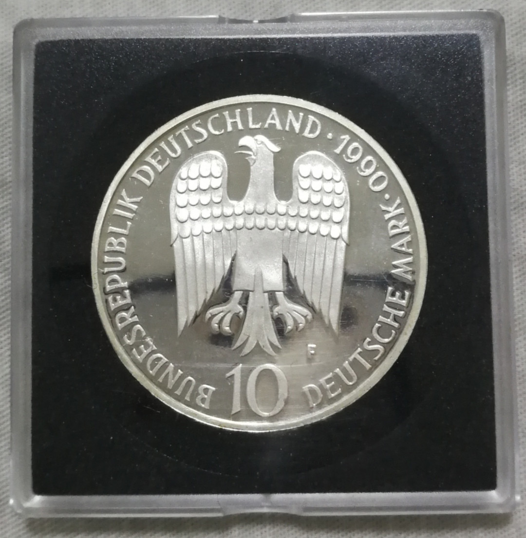 北京马甸外币专卖拍卖第十一期，陆续上新，欢迎关注 1990年德国10马克精制银币，重15.5克，625银，品相如图