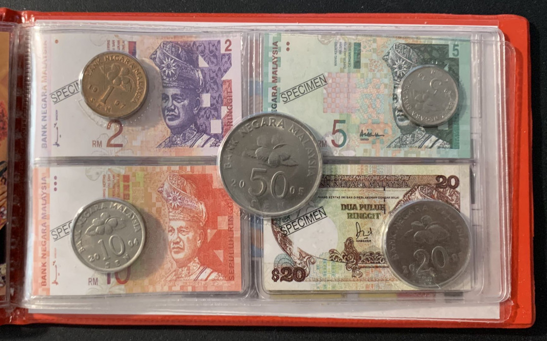 紫瑗钱币—微拍第78期  马来西亚 旅游纪念品 邮票 钱币 纪念册一册