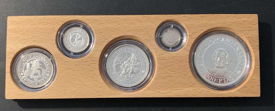 紫瑗钱币—微拍第78期  西班牙 1989年 发现美洲大陆 100 200 500 1000 2000比塞塔 共52.3克 0.925银 精制 原盒