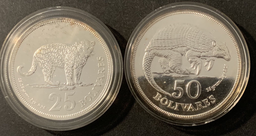 紫瑗钱币—微拍第78期  委内瑞拉 1975年 雪豹 穿山甲 25 50玻璃瓦尔 共63.28克 0.925银 精制 原盒证书 少