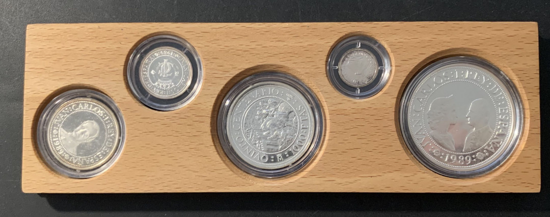 紫瑗钱币—微拍第78期  西班牙 1989年 发现美洲大陆 100 200 500 1000 2000比塞塔 共52.3克 0.925银 精制 原盒