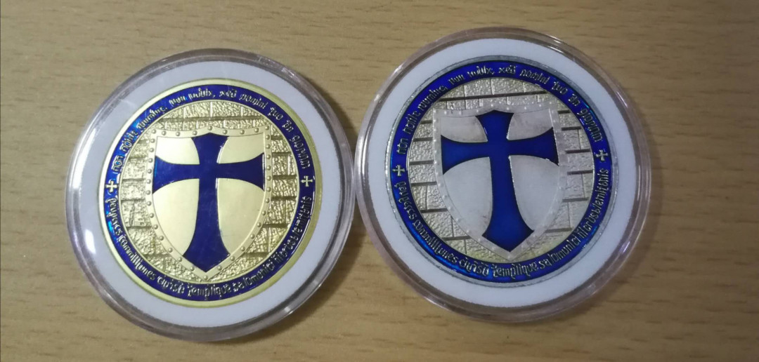 北京马甸外币专卖第十二期拍卖，非贵金属硬币专场。陆续上新，欢迎关注 美国镀金镀银纪念章一对，品相如图