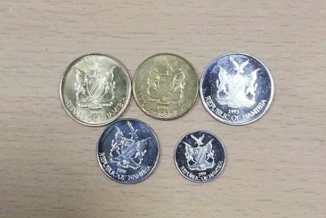 北京马甸外币专卖第十二期拍卖，非贵金属硬币专场。陆续上新，欢迎关注 纳米比亚流通币5枚/套，品相如图