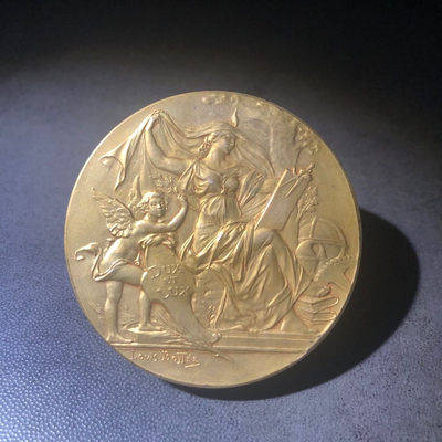 新艺术风格名家拍卖 - 法国医药协会两枚