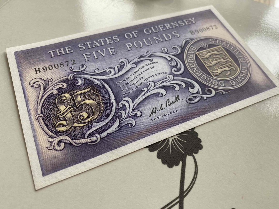 【收藏联盟】第149期拍卖——法兰西宠儿（共60拍） 根西 彩背 1969-75年 5镑 p46c  UNC 