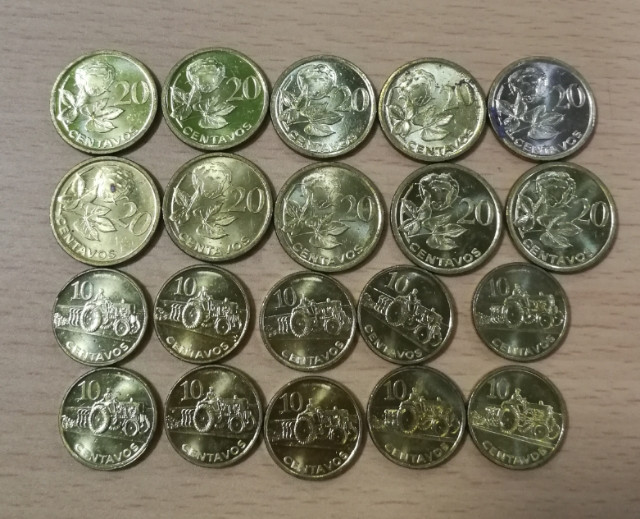 北京马甸外币专卖第十二期拍卖，非贵金属硬币专场。陆续上新，欢迎关注  莫桑比克流通币20分10分铜币10对，品相如图