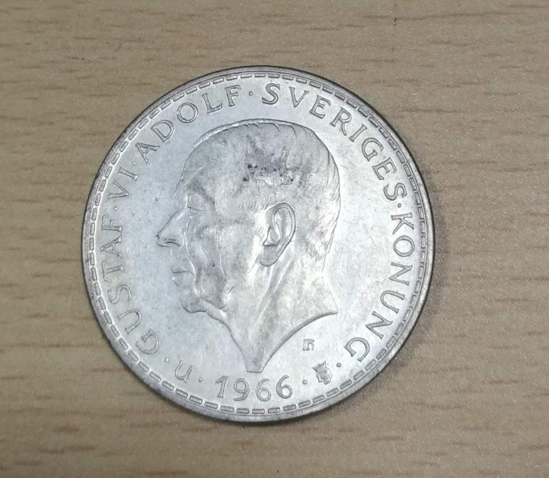 北京马甸外币专卖拍卖第十三期，陆续上新欢迎关注 1966年瑞典银币，重18克，40银。品相如图