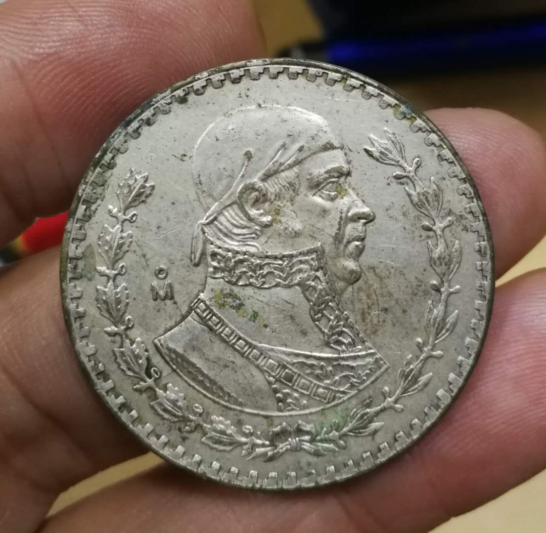 北京马甸外币专卖拍卖第十三期，陆续上新欢迎关注 1966年墨西哥银币，重16克，10银，品相如图
