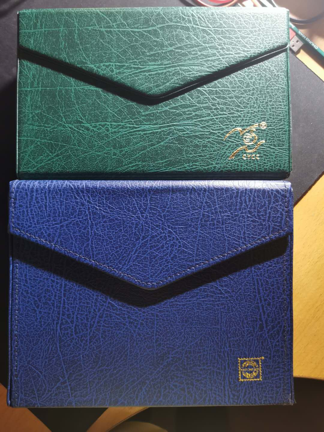 【鲸贝乐淘】千字文·第“荣业所基，籍甚无竟”号拍卖 【评级币收纳盒】4个评级币收纳盒，3小一大，9.9成新