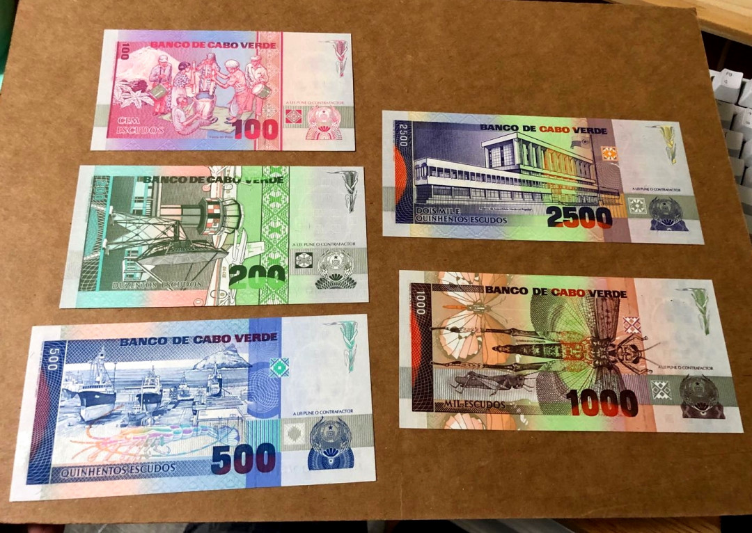 【收藏联盟】第151期拍卖——奥运精神（共60拍） 【一组5张全套】佛得角 1989年100~2500埃斯库多全新UNC 雕刻版非常漂亮