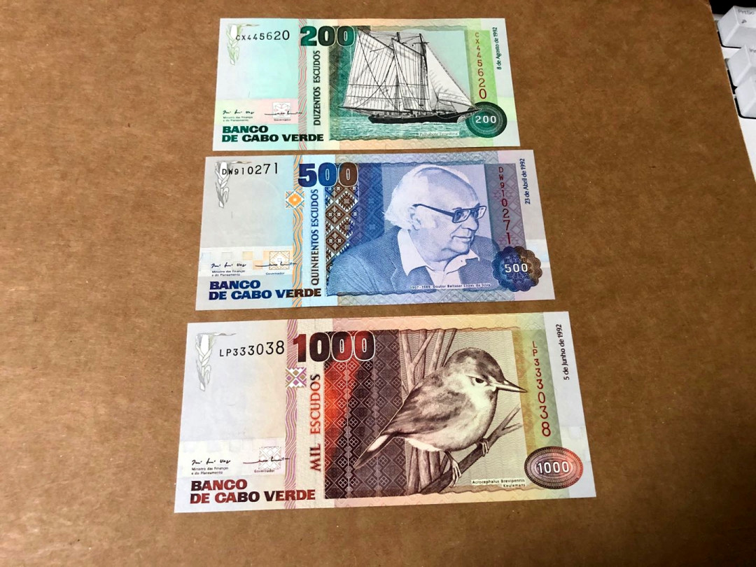 【收藏联盟】第151期拍卖——奥运精神（共60拍） 【一组3张】佛得角 1992年1000-500-200埃斯库多 全新UNC 雕刻版 非常漂亮