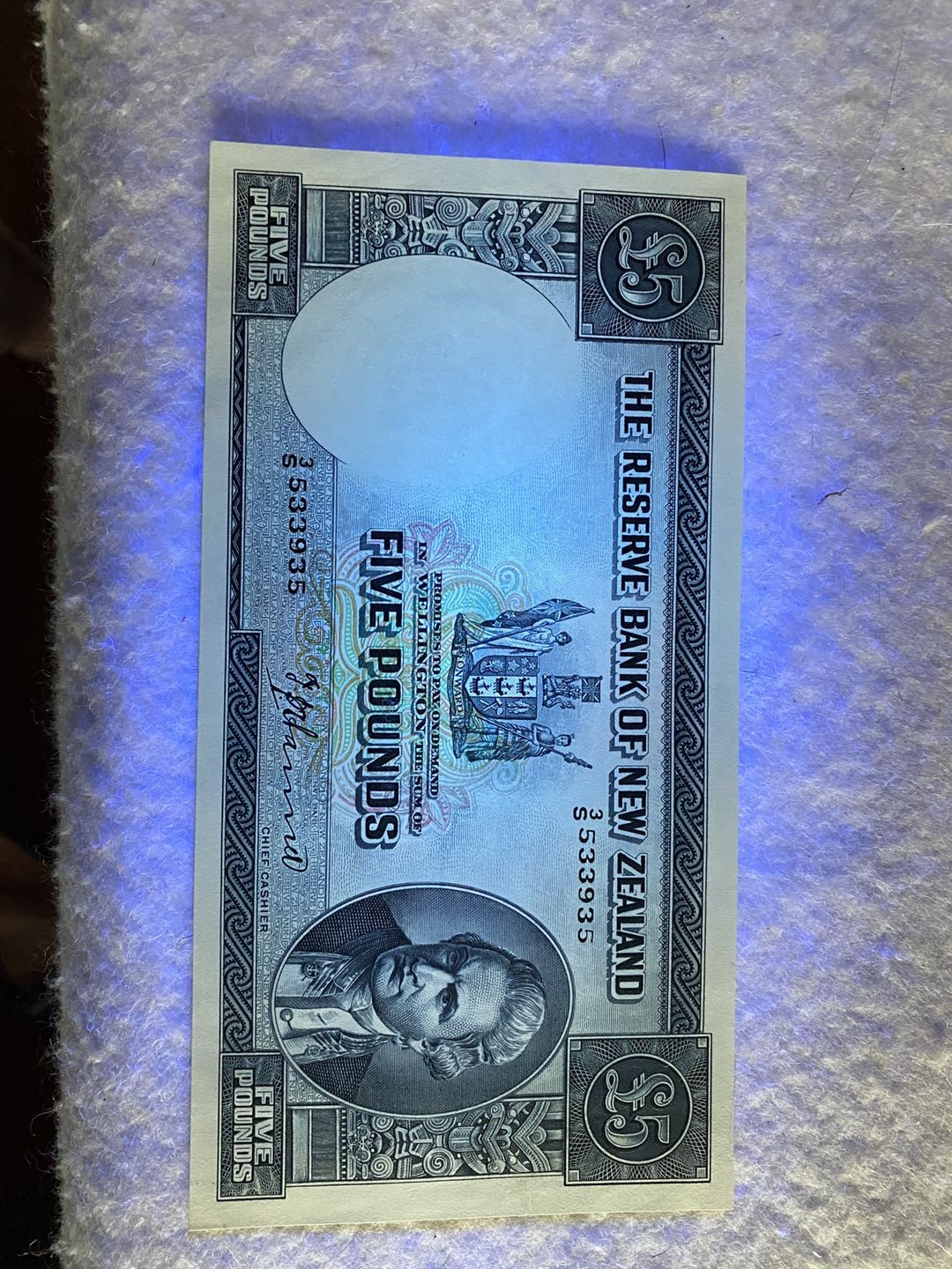 【收藏联盟】第151期拍卖——奥运精神（共60拍） 【a版非常稀少——PMG64都是唯一冠军分了】新西兰1967年 5镑 p160a  UNC- 非常见d版 