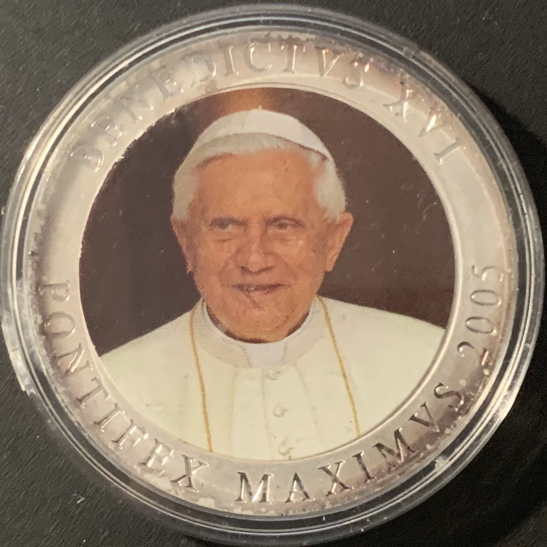 紫瑗钱币—微拍第84期  梵蒂冈 2005年 教皇16世 纪念银章 彩色章 28.5克 0.925银