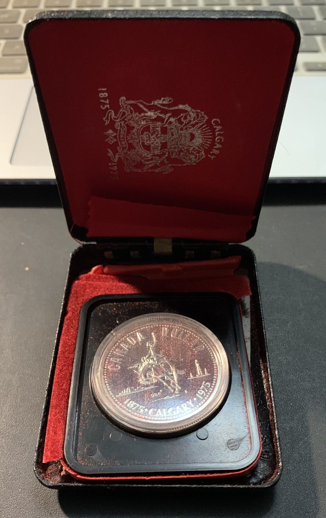 紫瑗钱币—微拍第84期  加拿大 1975年 卡尔加里 1元 23.32克 0.5银 原盒