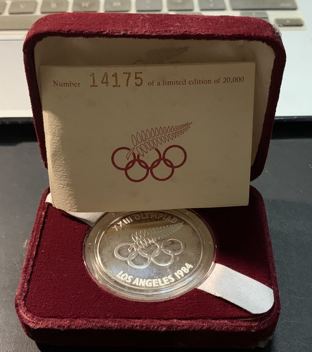 紫瑗钱币—微拍第84期  新西兰 1984年 洛杉矶奥运会 5元 29克 0.925银 精制 原盒证书