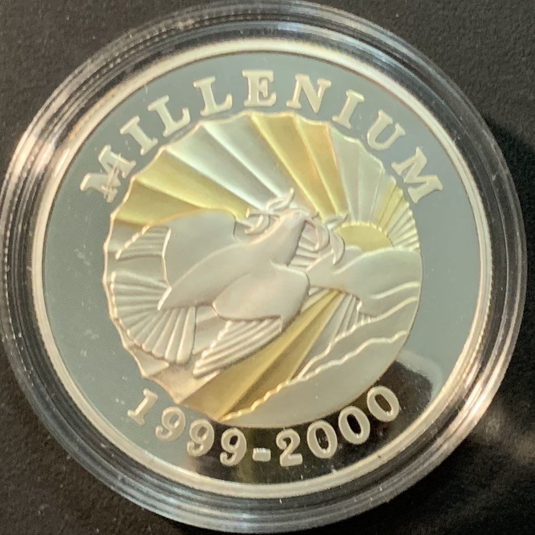 紫瑗钱币—微拍第84期  海地 1999年 千禧年纪念 500古德 彩色银币 28.28克 0.925银 精制 原盒证书