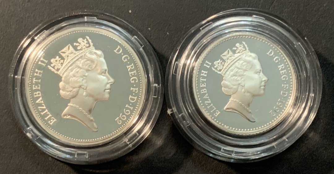 紫瑗钱币—微拍第84期  英国 1992年 10便士 2枚一套 共17.81克 0.925银 精制 原盒证书