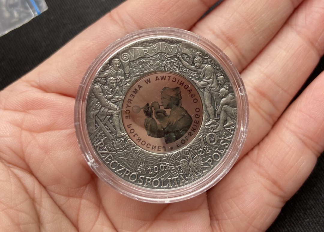 【币观天下】第113期钱币拍卖 【波兰】获奖币波兰2008年北美移民400周年镶玻璃仿古银币