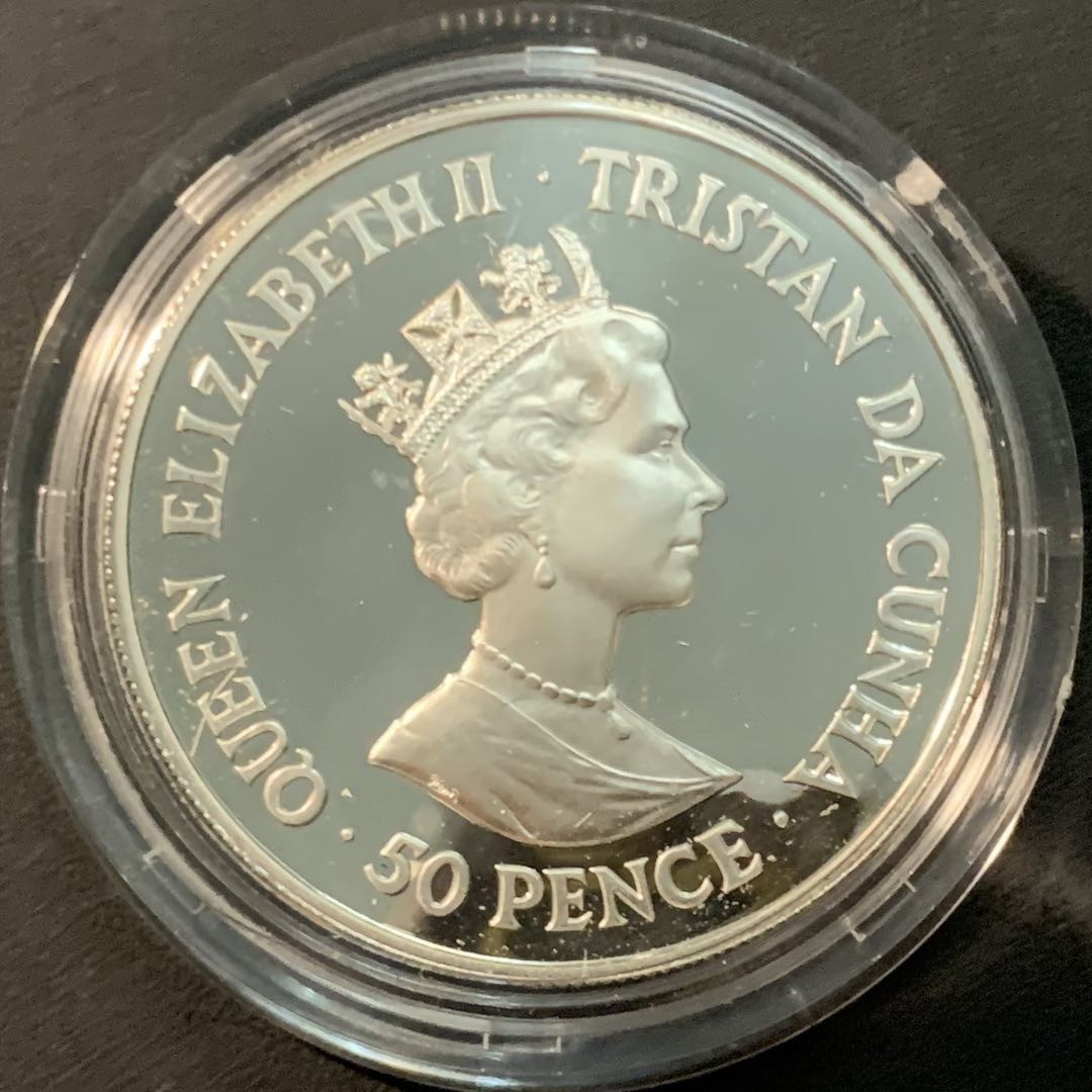 紫瑗钱币—微拍第84期  特里斯坦-达库尼亚群岛 1987年 女王结婚40周年 50便士 28.28克 0.925银 精制 原盒证书