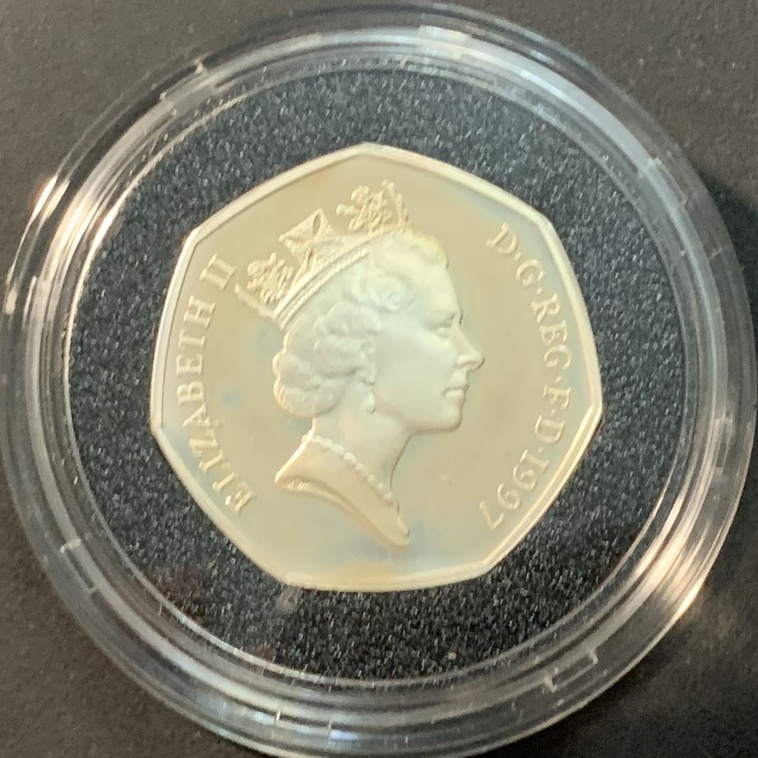 紫瑗钱币—微拍第84期  英国 1997年 50便士 加厚银币 16克 0.925银 精制 原盒证书