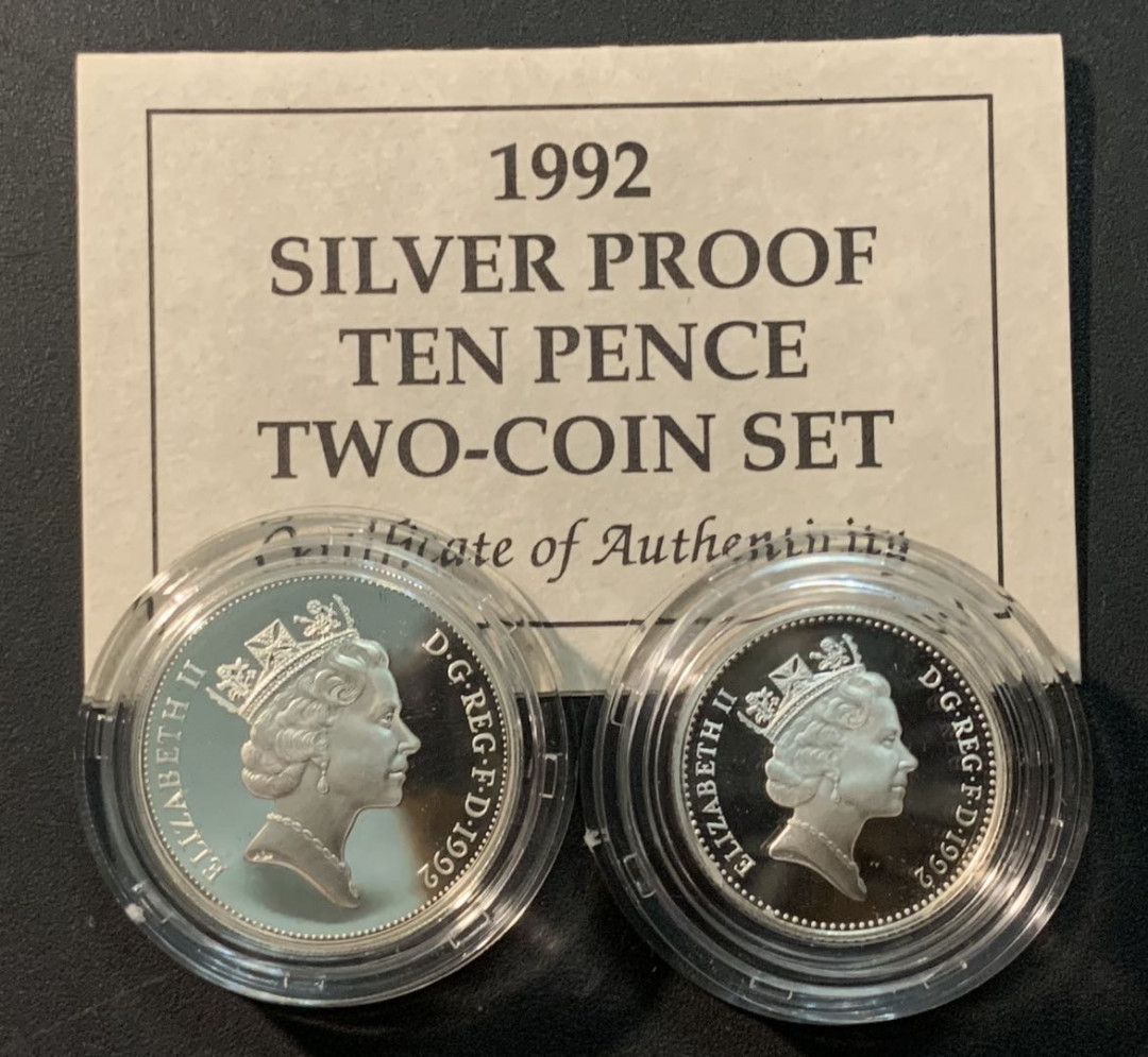 紫瑗钱币—微拍第84期  英国 1992年 10便士 2枚一套 共17.81克 0.925银 精制 原盒证书