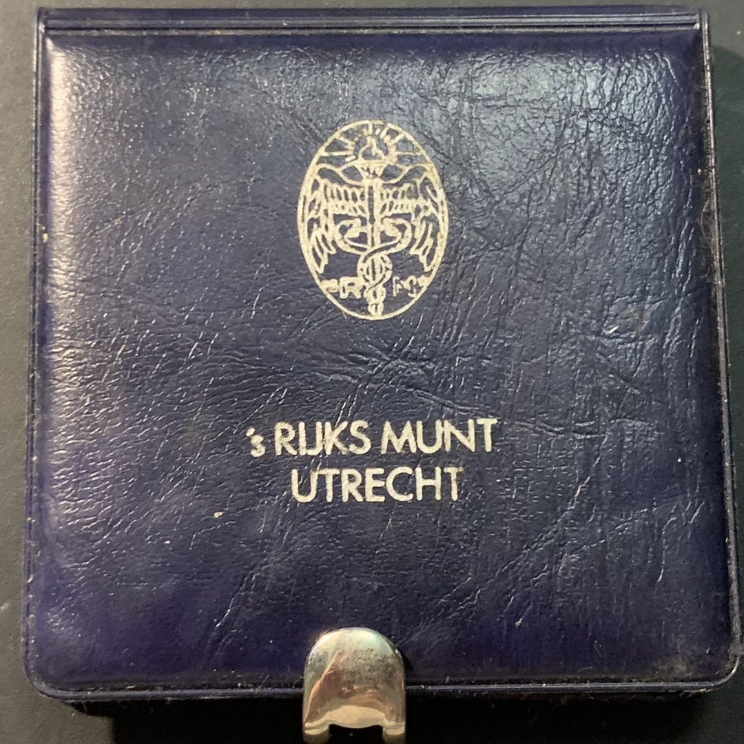 紫瑗钱币—微拍第85期  荷兰 1984年 威廉之死400周年 50盾 25克 0.925银 精制 原盒证书