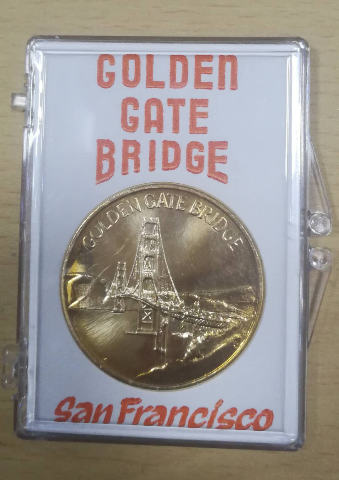 北京马甸外币专卖拍卖第十四期，非贵金属硬币专场，陆续上新，欢迎关注 美国三蕃市金门大桥纪念铜章，品相如图